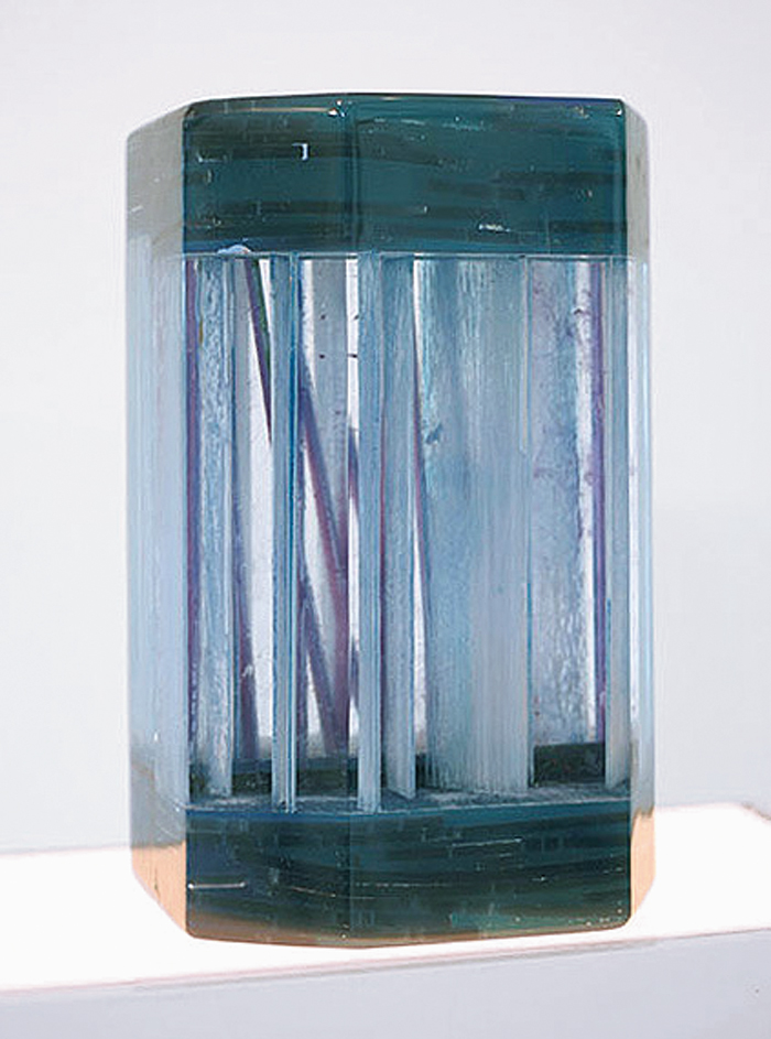 Oracion molino Altuglass 38 x 24 x 20 cm 2002 Oracion molino Altuglass 38 x 24 x 20 cm 2002