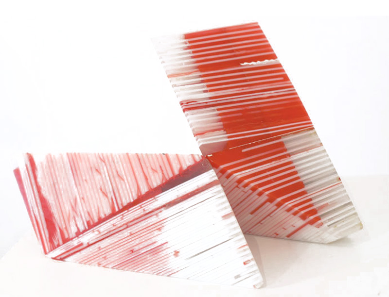 Vertigo Rojo, Altuglass 80 x 50 x 40 cm, 2006 Vertigo Rojo, Altuglass 80 x 50 x 40 cm, 2006