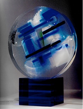 Partitions azules, 2016 Métacrylate de méthyle-Altuglas , 66x20x44cm Partitions azules, 2016 Métacrylate de méthyle-Altuglas , 66x20x44cm